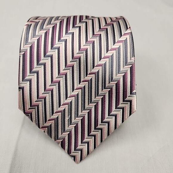 100% Silk Tie Van Heusen Pink Purple Gray Silver Cream Preppy Business Formal - Picture 1 of 6